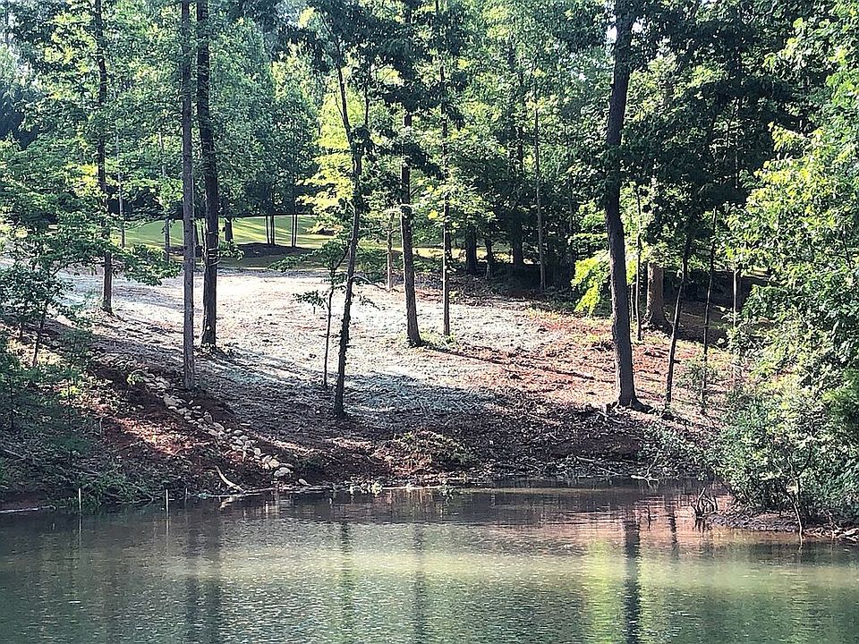 1st image of 125 Woods Dr