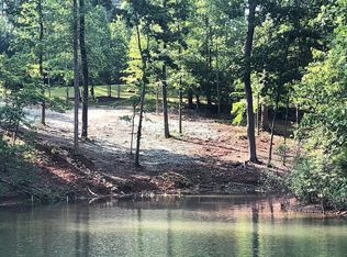 125 Woods Dr, West Union, SC 29696