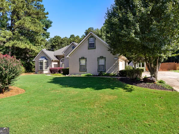 368 Crescent Dr, Newnan, GA 30265
