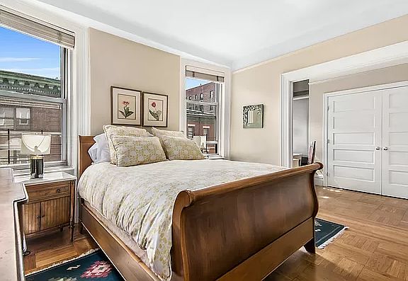 5th image of 309 W 93rd St APT 6B