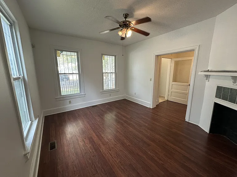 901 Alabama Ave SE — Photo 23