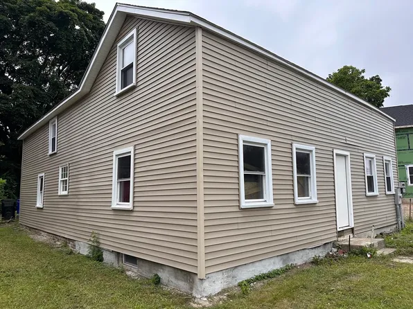 138 Magazine St, Springfield, MA 01109