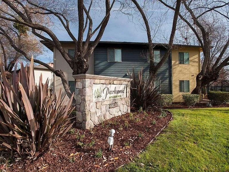 Parkwood Apartments