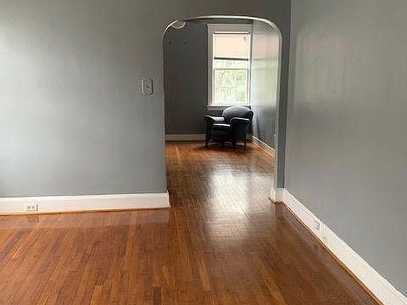 5th image of 925B Rutledge Ave