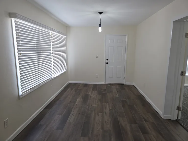 143 S Olive — Photo 6