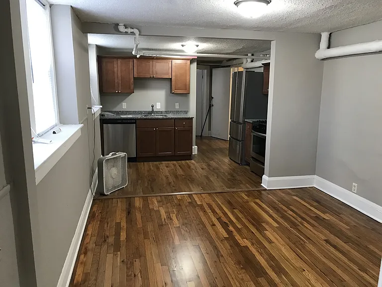 422 Pierce — Photo 1