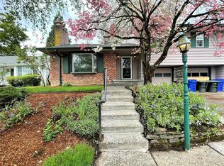 1983 SW Camelot Ct, Portland, OR 97225