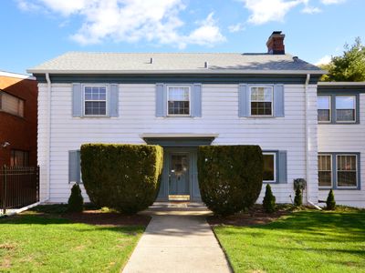 6951 N Ridge Blvd, Chicago, IL, 60645