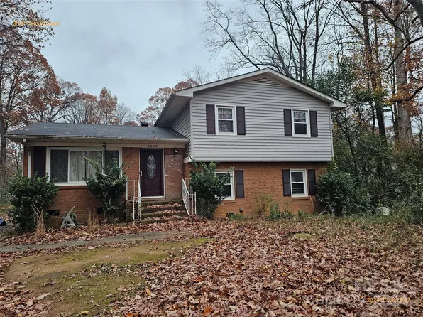 3847 Hillock Ct, Charlotte, NC 28215