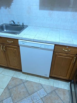 2nd image of 92 Underhill Ave APT 1