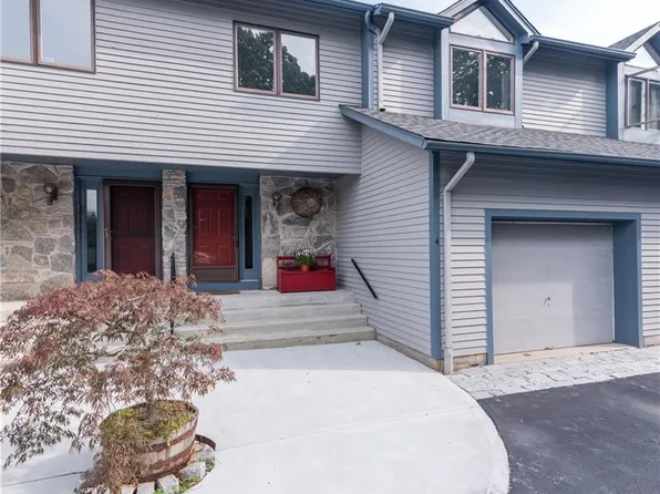 272 Sweet Allen Farm Rd APT A4, South Kingstown, RI 02879