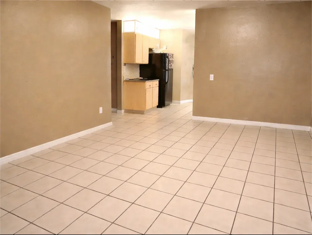3 bed, 1200 sqft, $1,900 — Photo 4