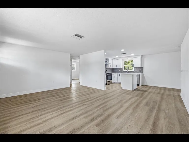 39252 Heights Ave — Photo 4