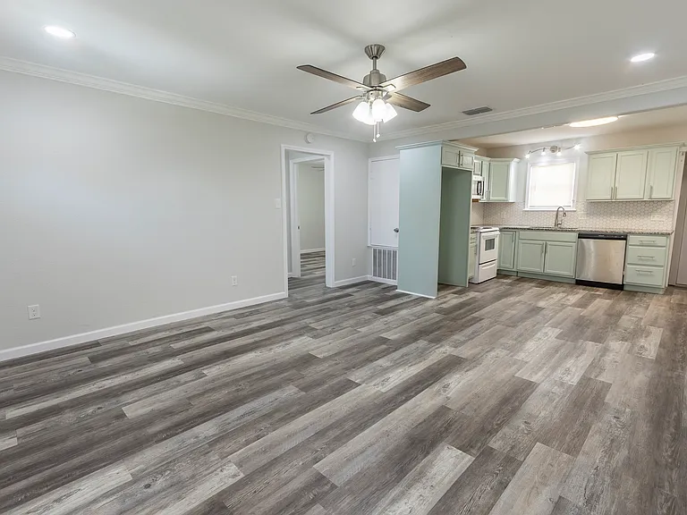 1545 Wynwood St — Photo 5