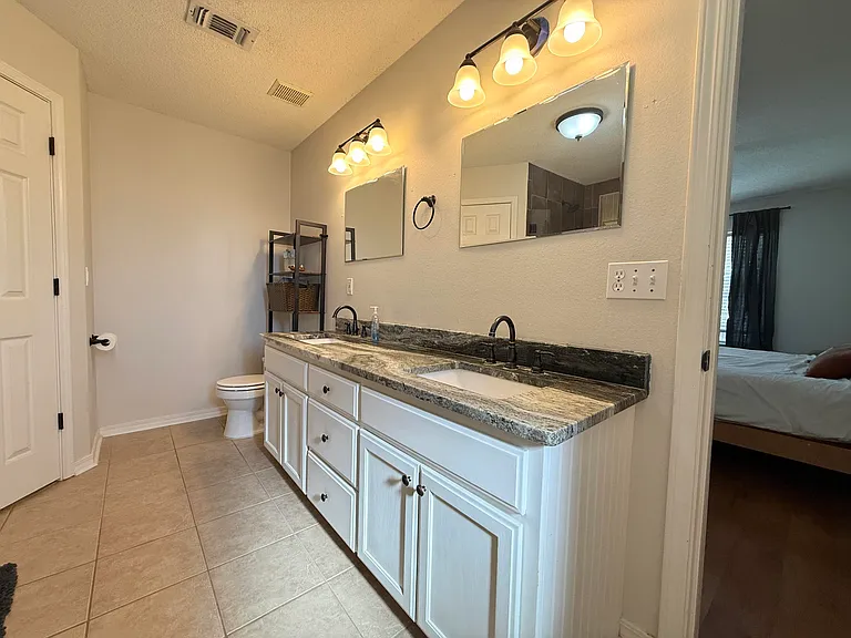 2414 Heritage Cir — Photo 22