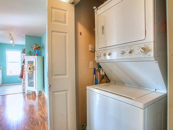 In-unit Washer/Dryer