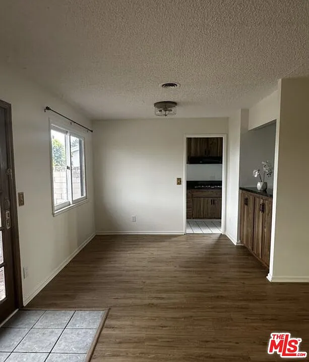 3 bed, 2.0 bath, 1160 sqft, $3,700 — Photo 3
