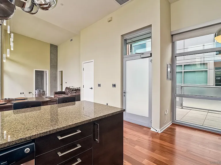 800 The Mark Ln #202 — Photo 10