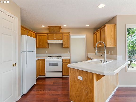 4th image of 41612 NW Buckshire St