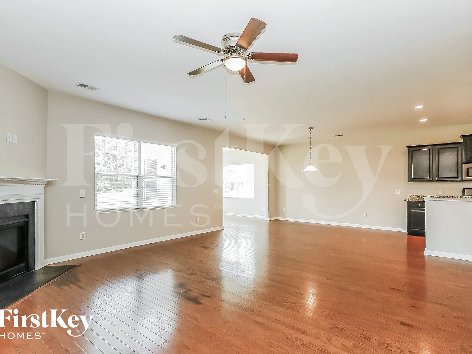 4 bed, 3.0 bath, 3042 sqft, $2,460 — Photo 2