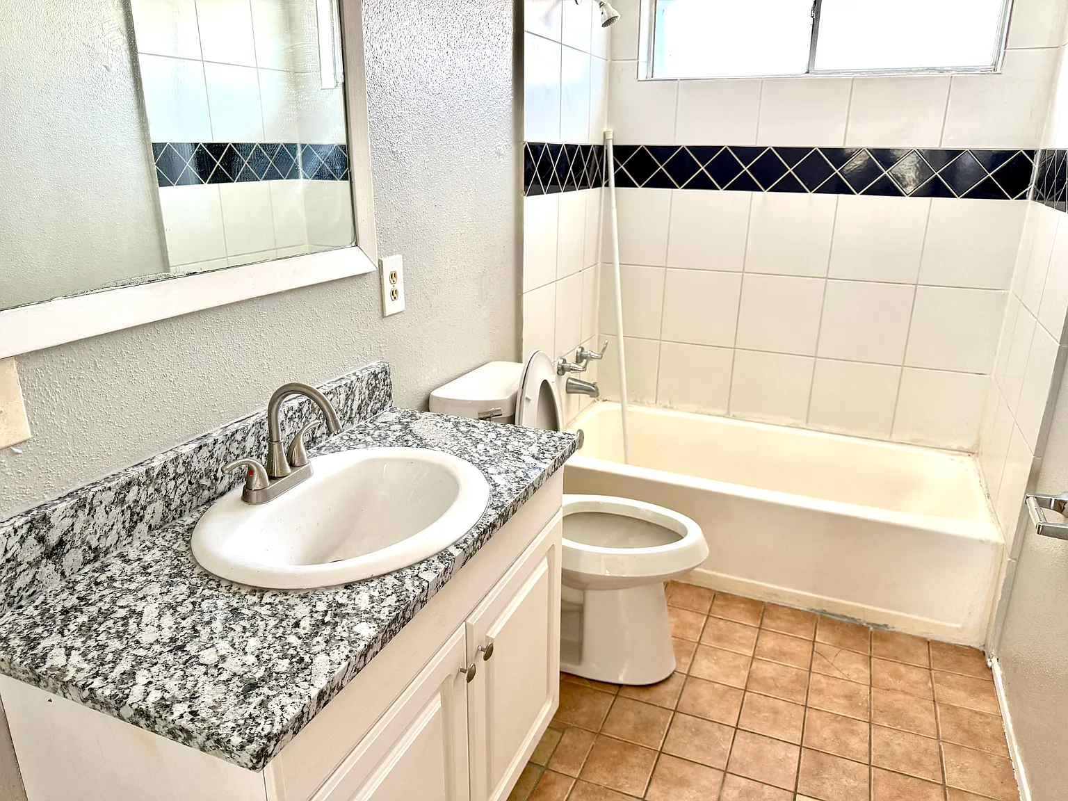 4408 Westminster Dr — Photo 2