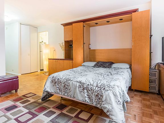 4th image of 235 E 40th St APT 21I
