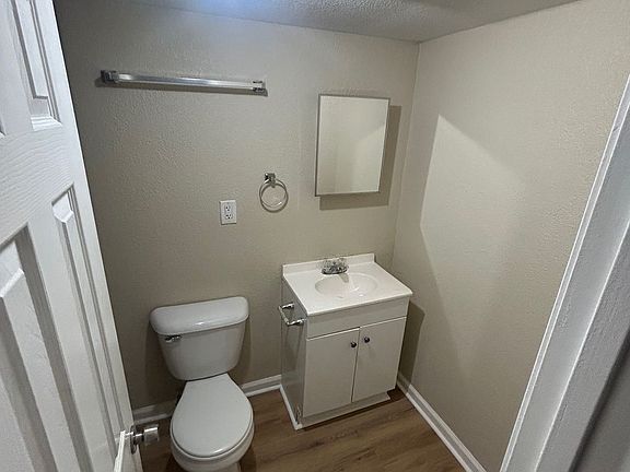 4th image of 2912 E Linwood Blvd APT 3E