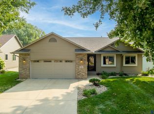 116 N Detroit Ave, Sioux Falls, SD 57110