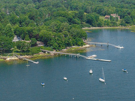 3rd image of 894 Princes Point Road