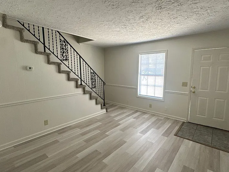 Evergreen Townhomes — Photo 9
