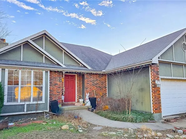 908 Coventry Ct, Warrensburg, MO 64093