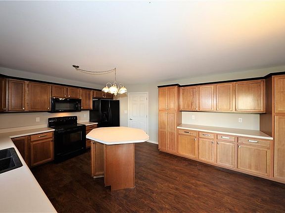 4th image of 14071 Meadow Lake Dr