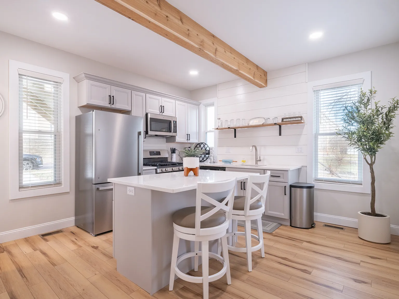 1 bed, 875 sqft, $1,800 — Photo 1