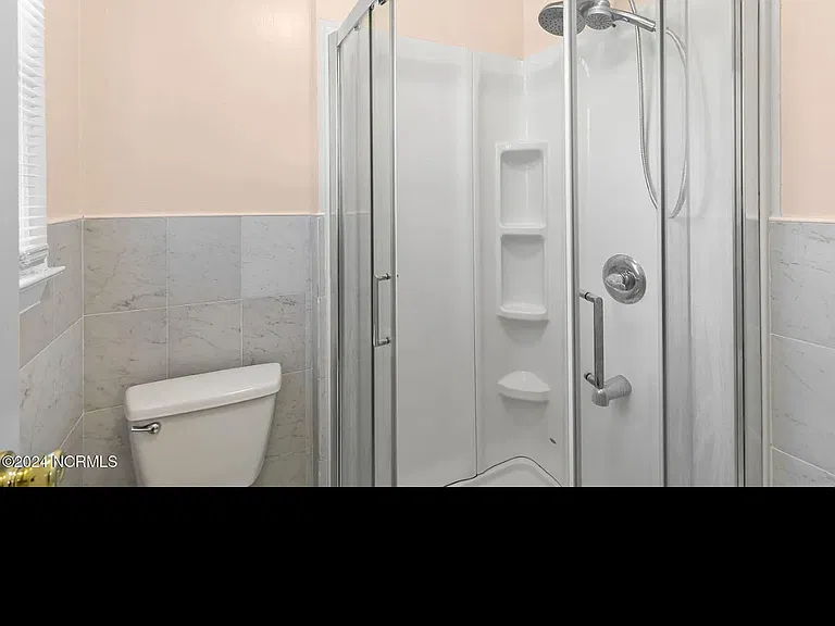 318 Bandera Dr — Photo 3