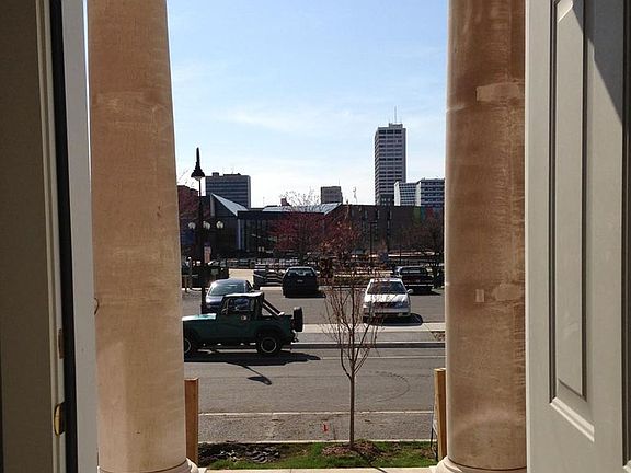 5th image of 106 S Niles Ave