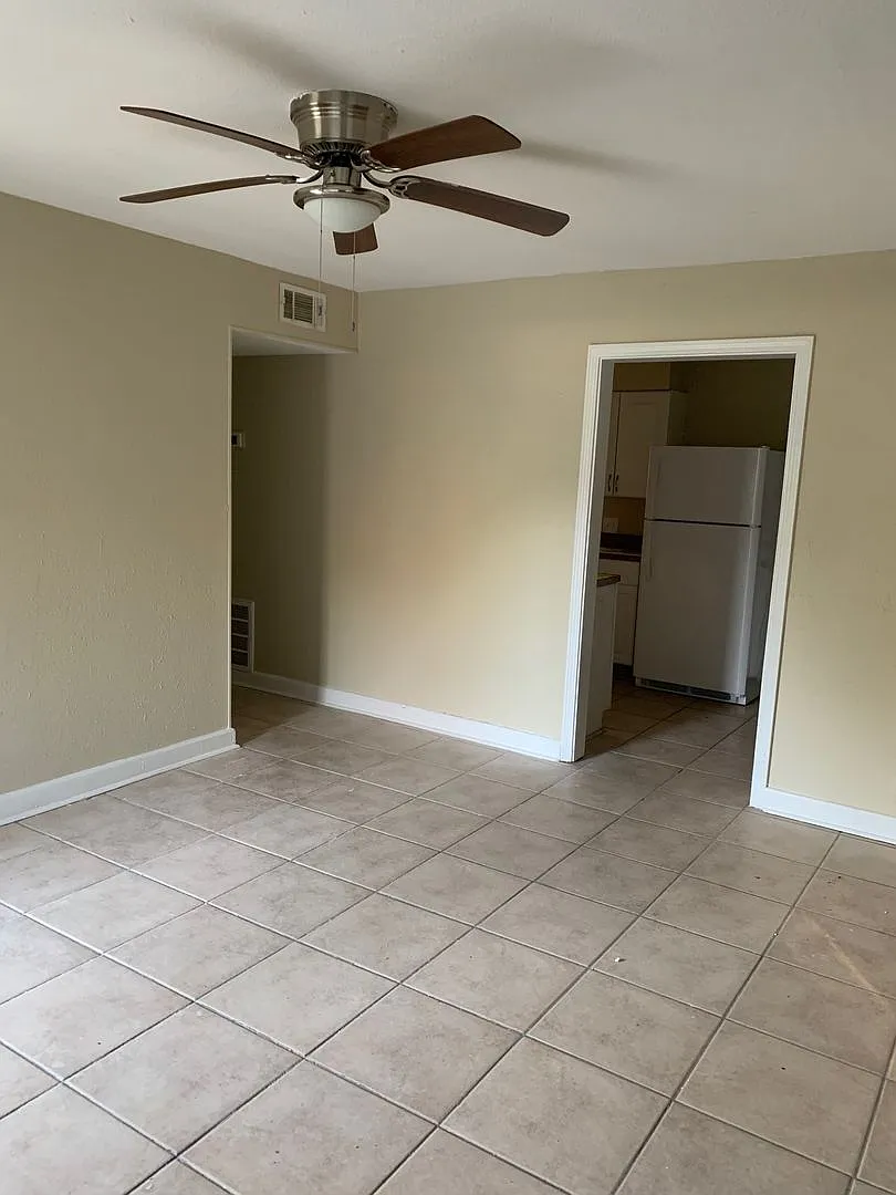 6139 Syrcle Ave Milton: Move-In Special: Half Off Your First Full Month's Rent! — Photo 4