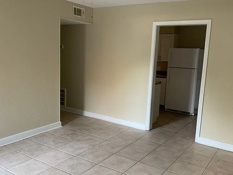 6139 Syrcle Ave — Photo 4