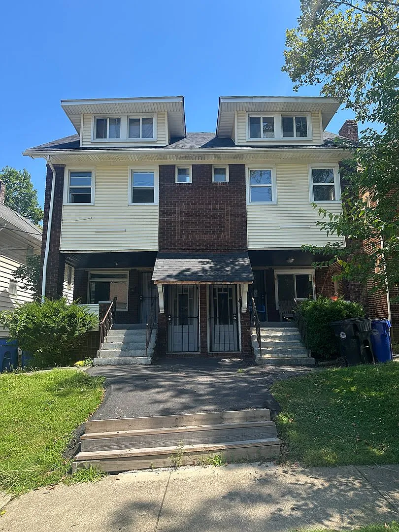 E104TH 4137/4139 — Photo 1