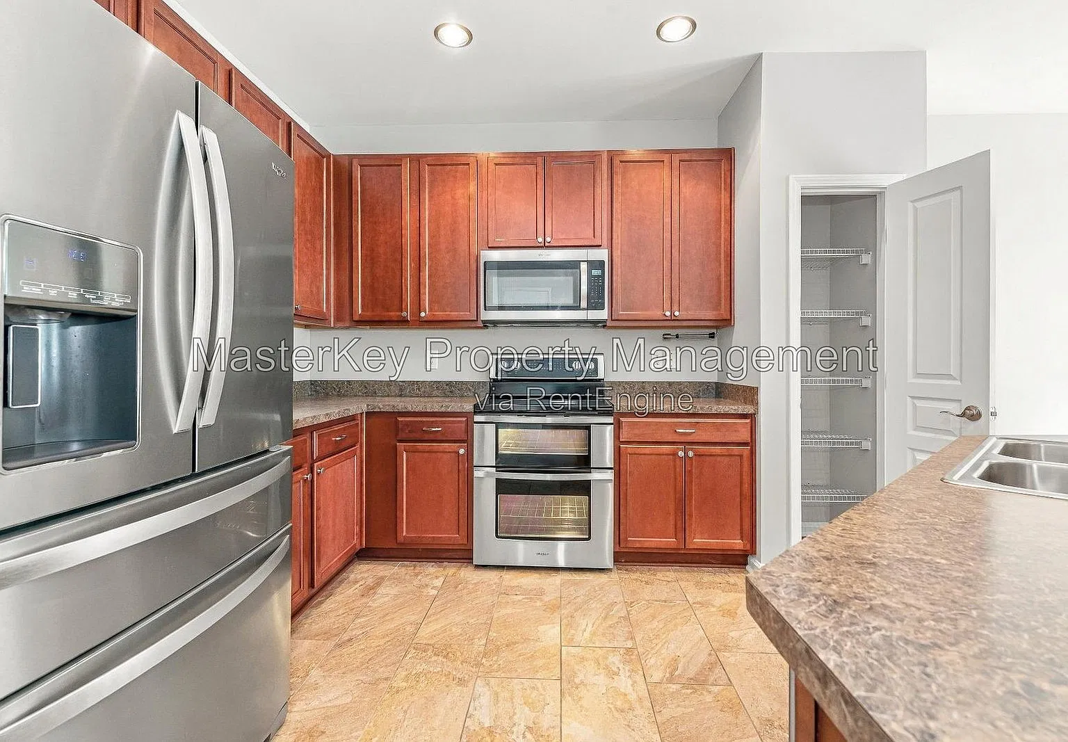 3 bed, 2.5 bath, 1416 sqft, $2,050 — Photo 4