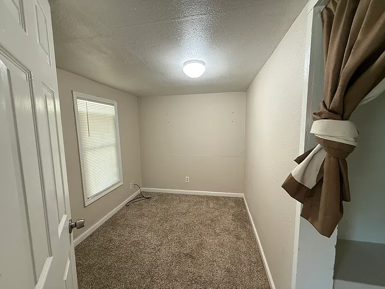 1826 N Jackson Ave — Photo 14