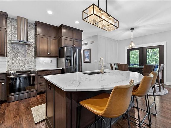 5th image of 1000 Cheatham Ct