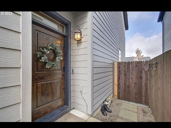 2nd image of 15210 NE 107th St