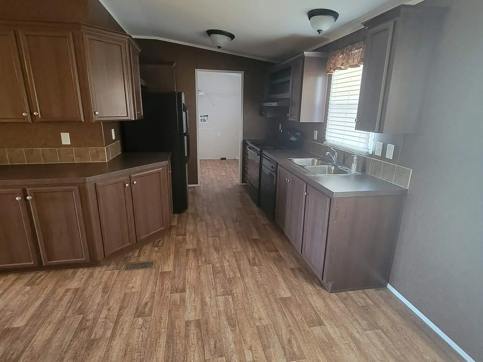 3 bed, 1260 sqft, $1,700 — Photo 4