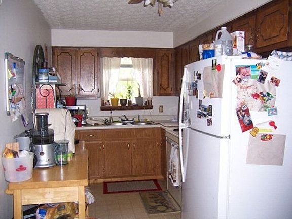 4th image of 611 Emberton St