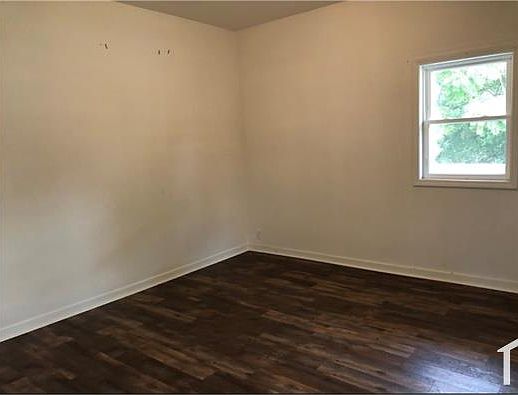 3rd image of 142 Auriles St