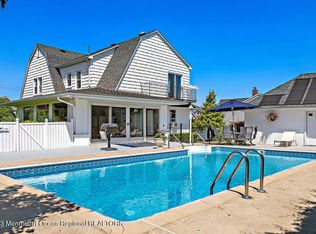 27 Shrewsbury Dr, Monmouth Beach, NJ 07750