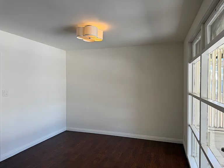 2930 Sheffield Rd — Photo 3