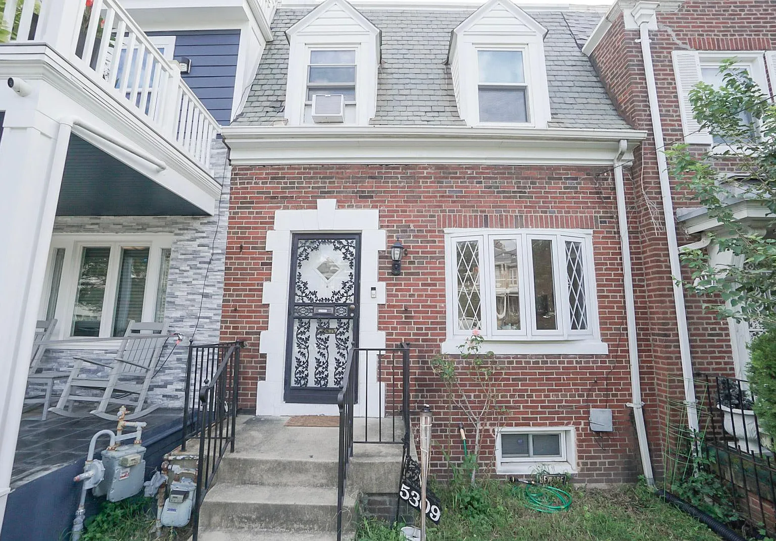 3 bed, 2400 sqft, $4,250 — Photo 1