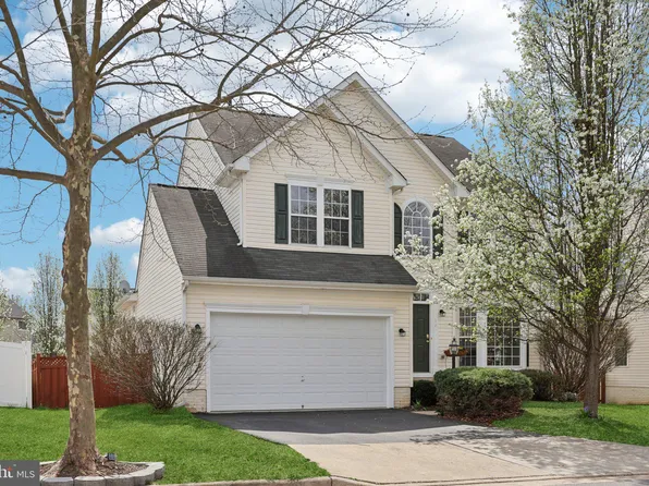 16 Stocks St, Lovettsville, VA 20180