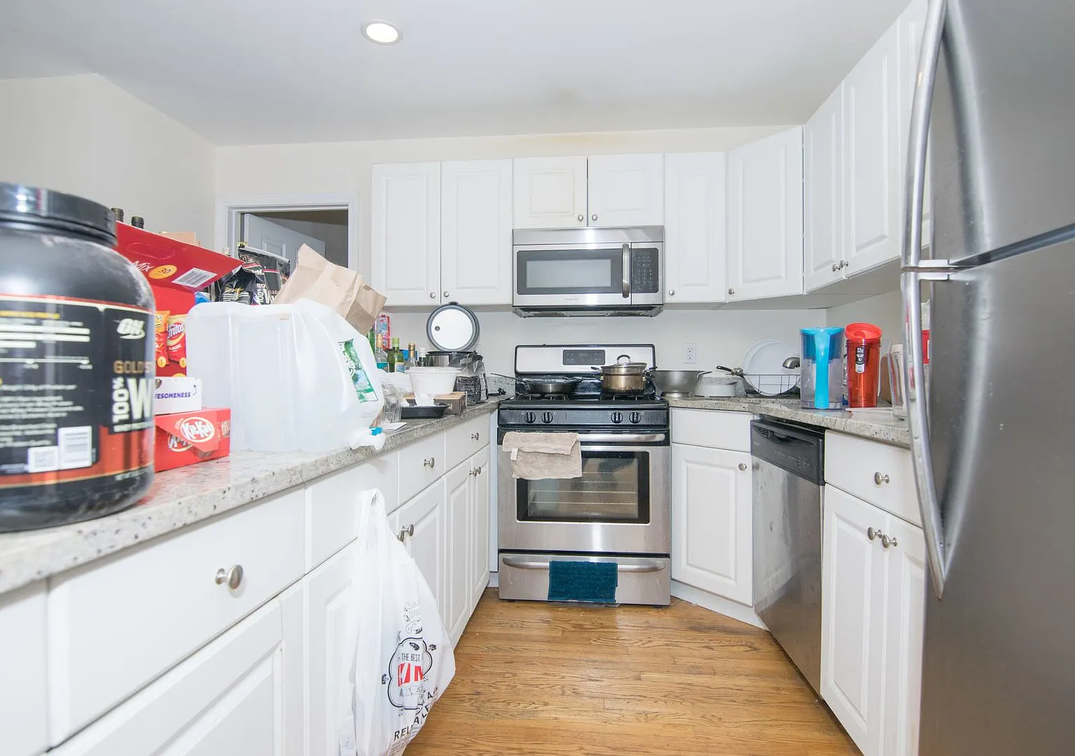 Brookline 3 Bed w/ Heat & Hot Water Included Cats OK — Photo 2